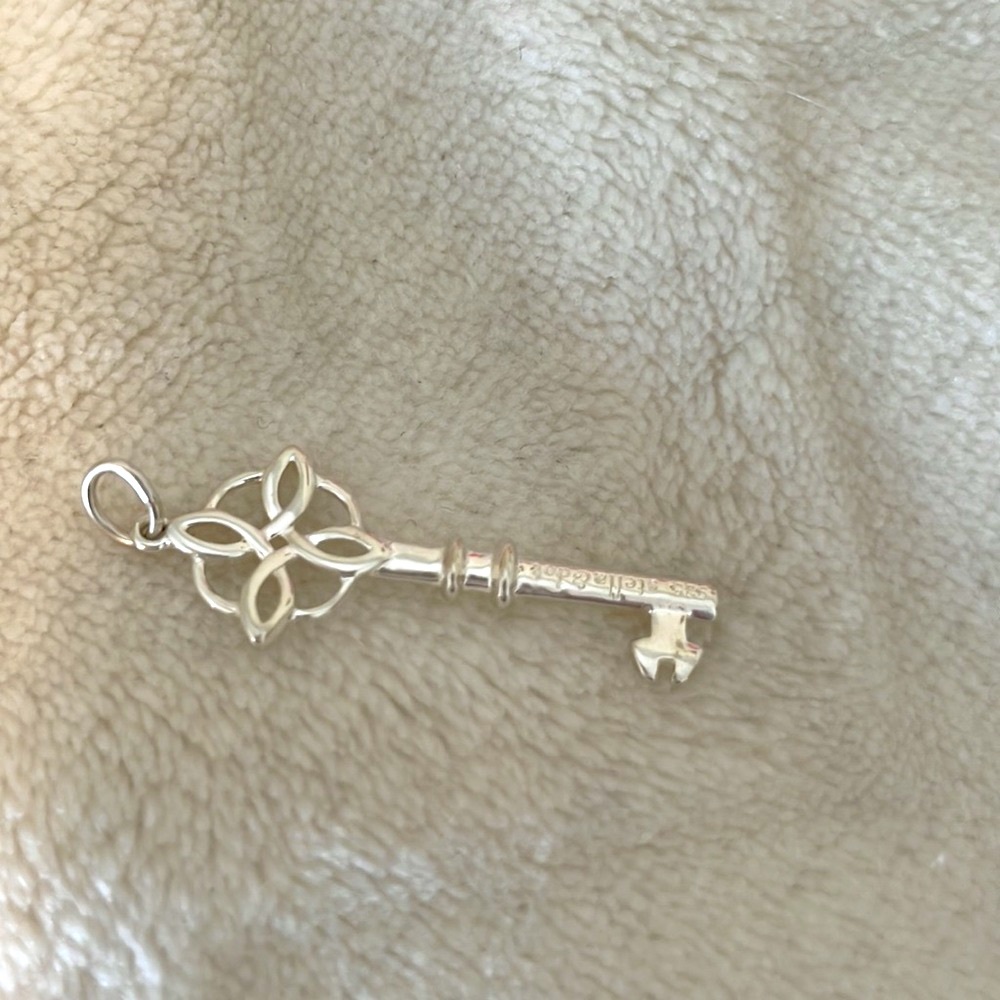 Stella and Dot Key to my Heart Charm